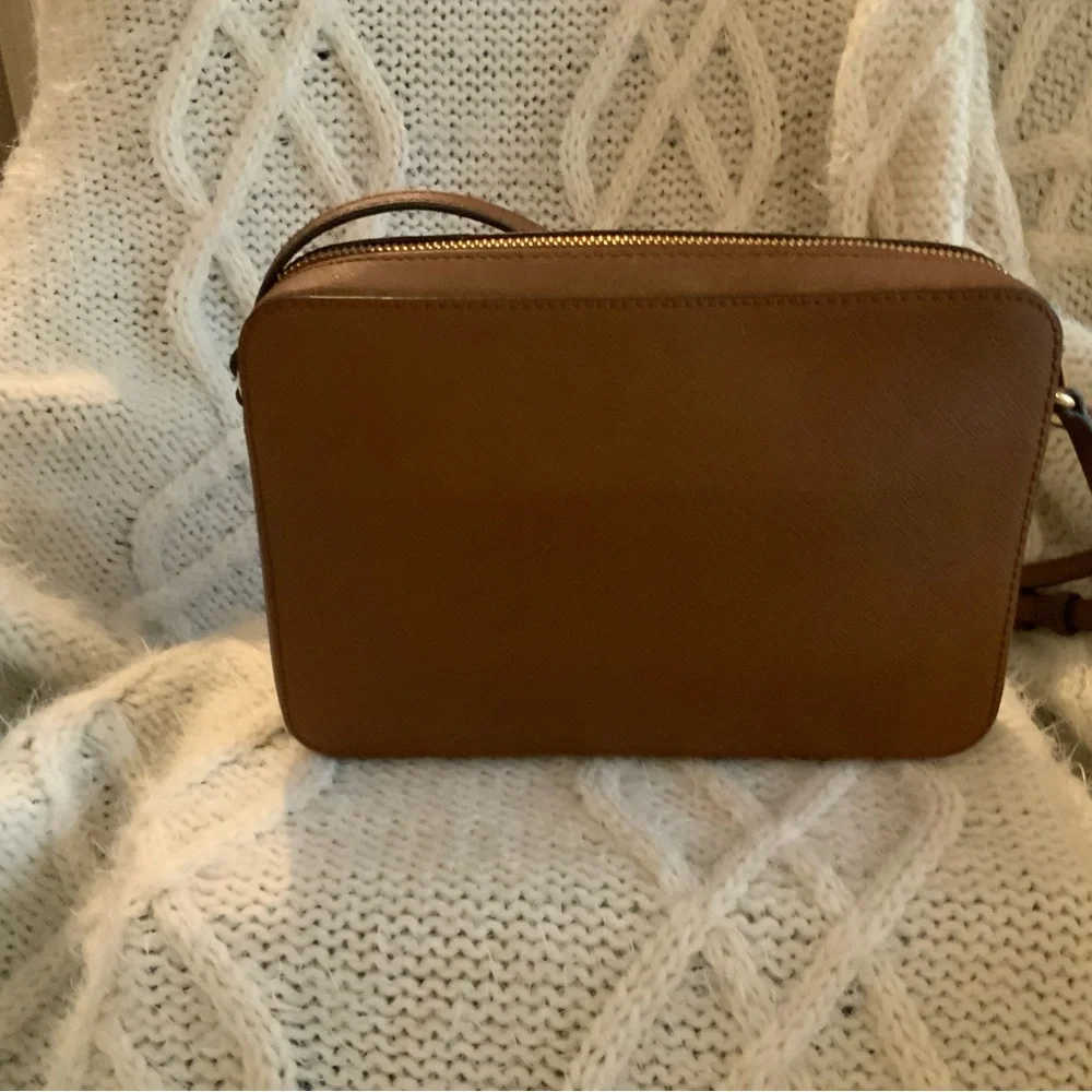 Michael Kors Sandrine Crossbody purse - Picture 4 of 6